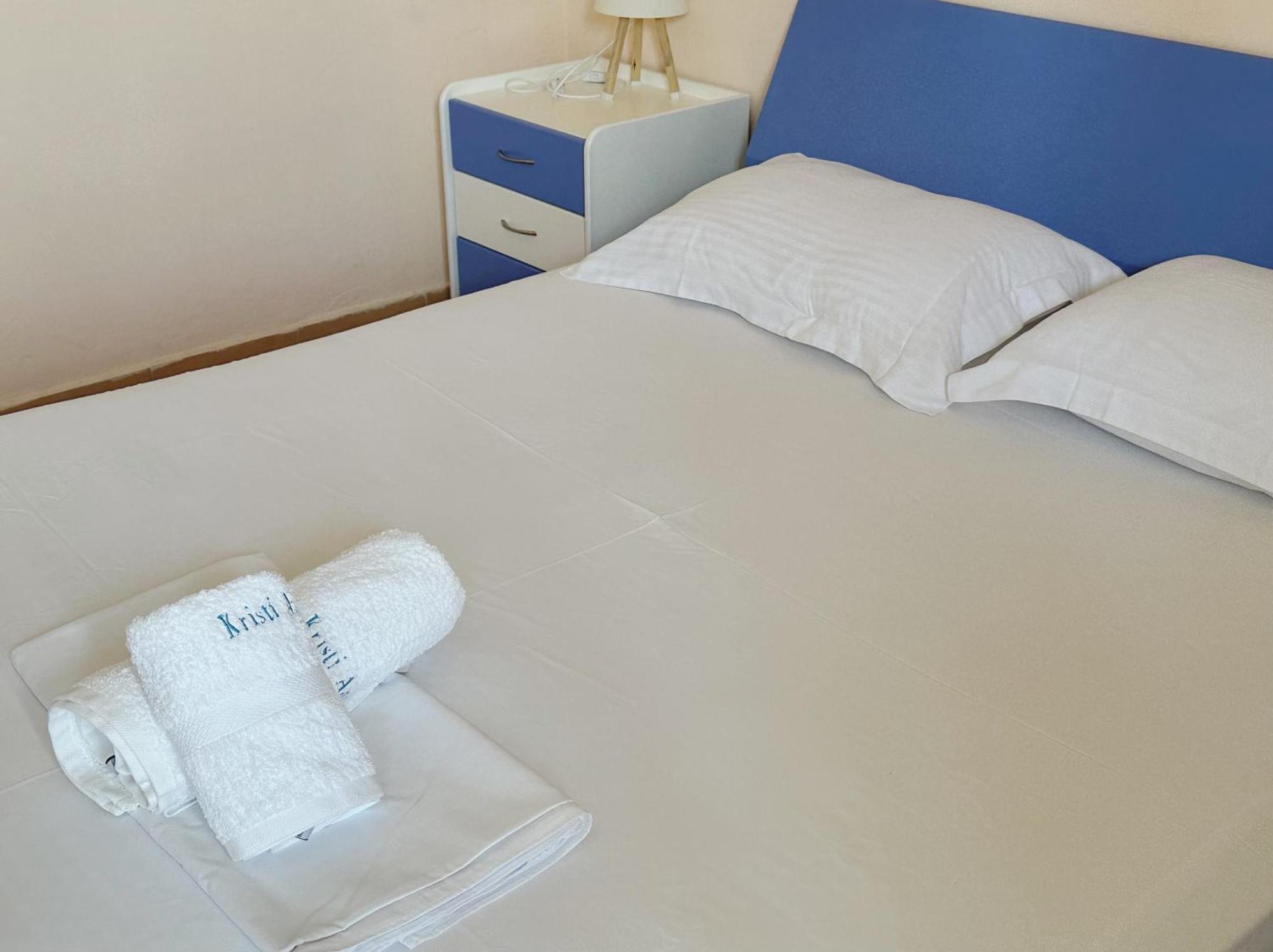 Kristi 2 Min To Sea Netflix & Espresso Station * Sarande